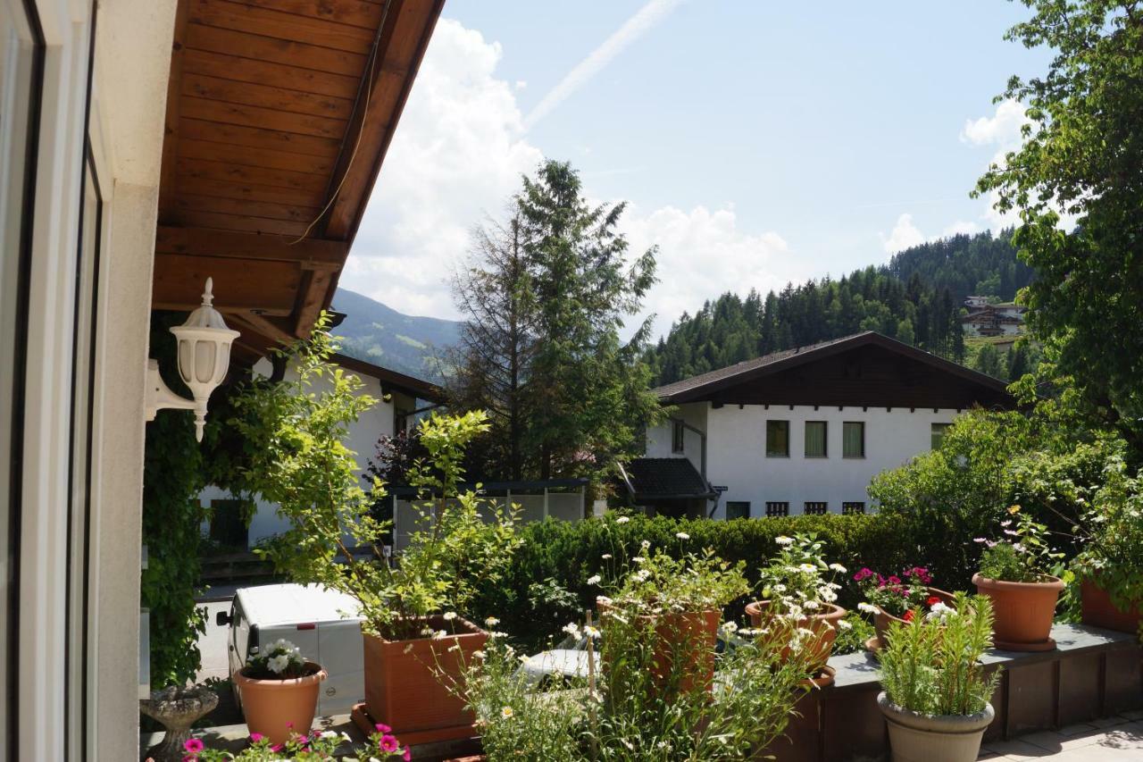 Alpen Crystal Apartment Бишофсхофен Екстериор снимка